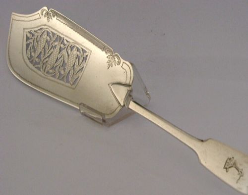 O'CONNOR FAMILY CRESTED VICTORIAN STERLING SILVER FISH SERVER 1844 ANTIQUE 134G - ADDITIONAL PHOTO 4