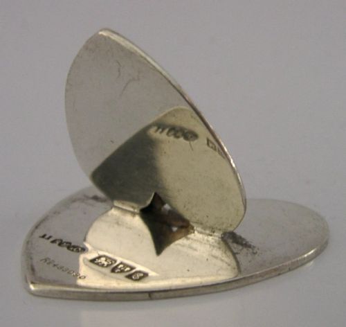 SAMPSON MORDAN LOVE HEART STERLING SILVER MENU HOLDER PLACE MARKER 1905 - ADDITIONAL PHOTO 2