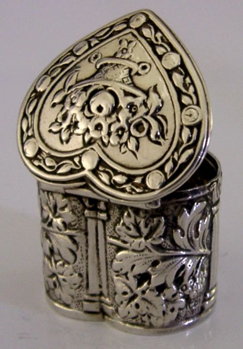 VERY PRETTY SOLID SILVER LOVE HEART BOX c1900 ANTIQUE View VI