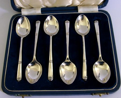 70g Cased Set of Six Solid Sterling Silver Art Deco Tea Spoons 1940 English