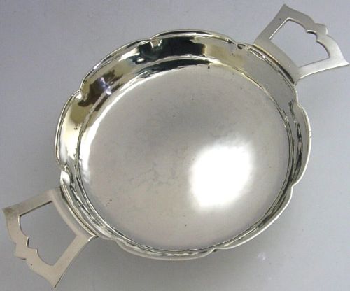 R E Stone Sterling Silver Planished Quaich Cup Bowl 1959 Arts & Crafts 109g