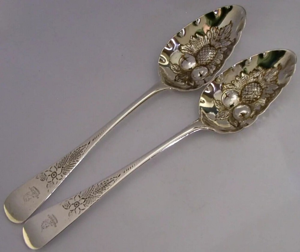 PAIR OF ENGLISH STERLING SILVER SMITH or SMYTH FAMILY CRESTED BERRY SERVING SPOONS 132g