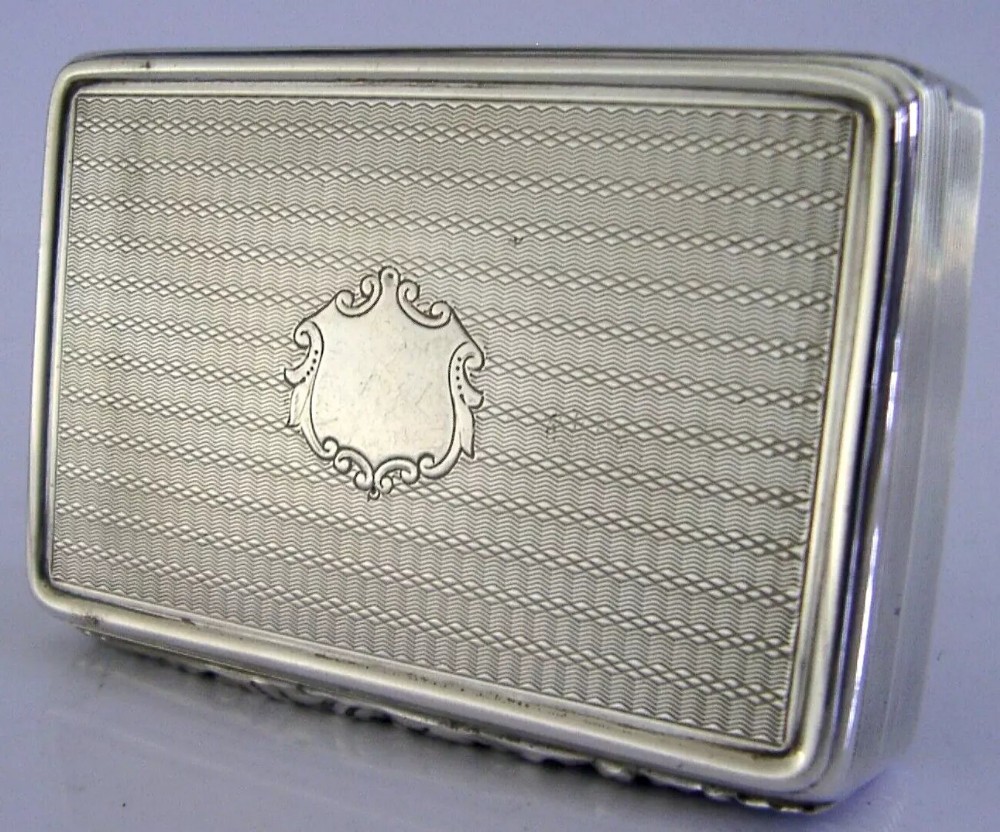 LARGE HEAVY 126g ENGLISH SOLID STERLING SILVER TABLE SNUFF BOX 1923 ANTIQUE