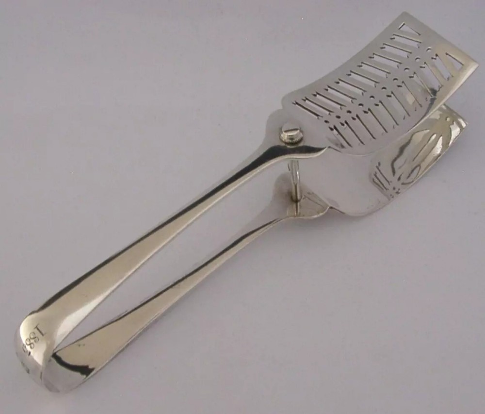 156g STERLING SILVER STABLE FAMILY CRESTED SANDWICH SERVING TONGS 1906 ANTIQUE