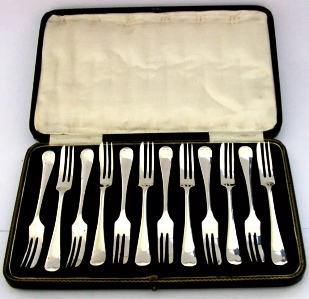 RARE CASED SET of TWELEVE STERLING SILVER CAKE PASTRY FORKS 1931 ANTIQUE 238g