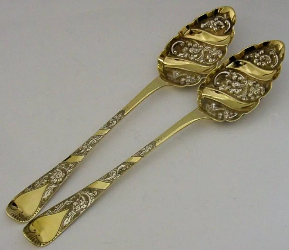 RARE IRISH ANTIQUE STERLING SILVER GILT BERRY SERVING SPOONS 1823 GEORGIAN 114g