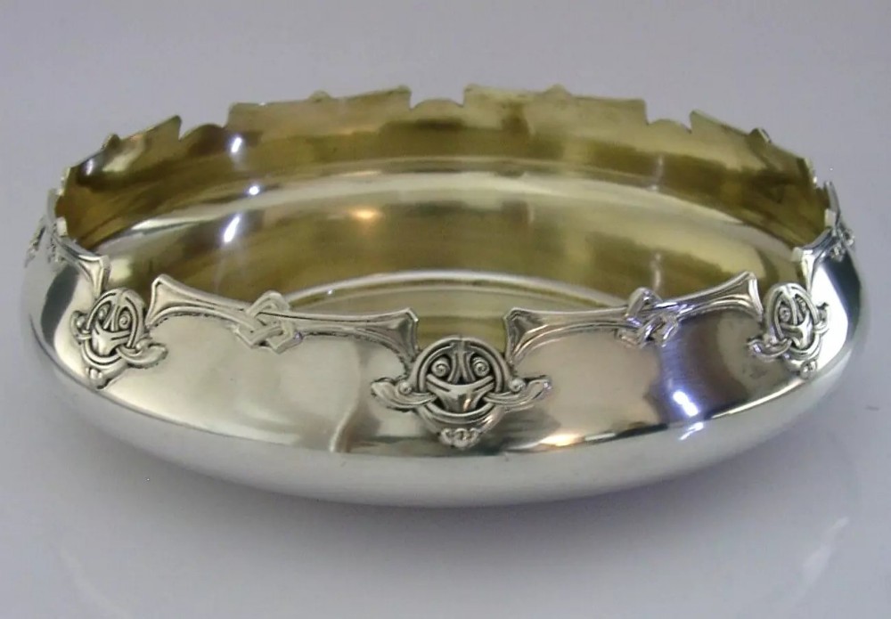 SWEDISH DRAGESTIL SOLID SILVER FRUIT BREAD BOWL 304g ARTS & CRAFTS 1905 ANTIQUE