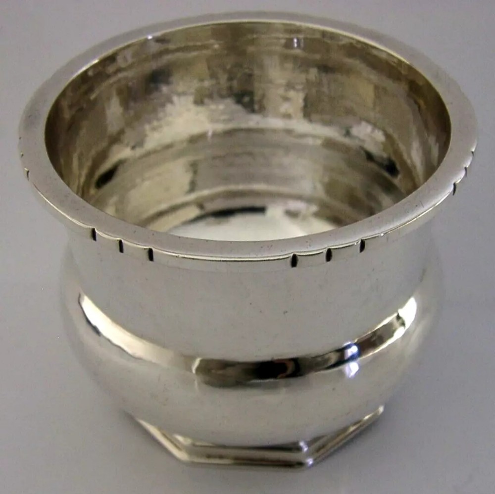 CECIL R WALKER STERLING SILVER PLANISHED CUP BOWL SALT ARTS & CRAFTS 68g 1936
