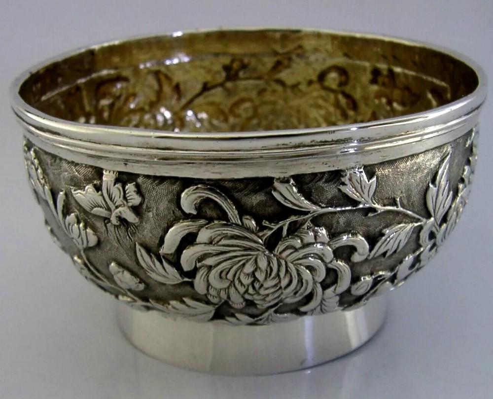 BEAUTIFUL c1900 CHINESE EXPORT SILVER BOWL BUTTERFLIES & FLOWERS ANTIQUE 137g
