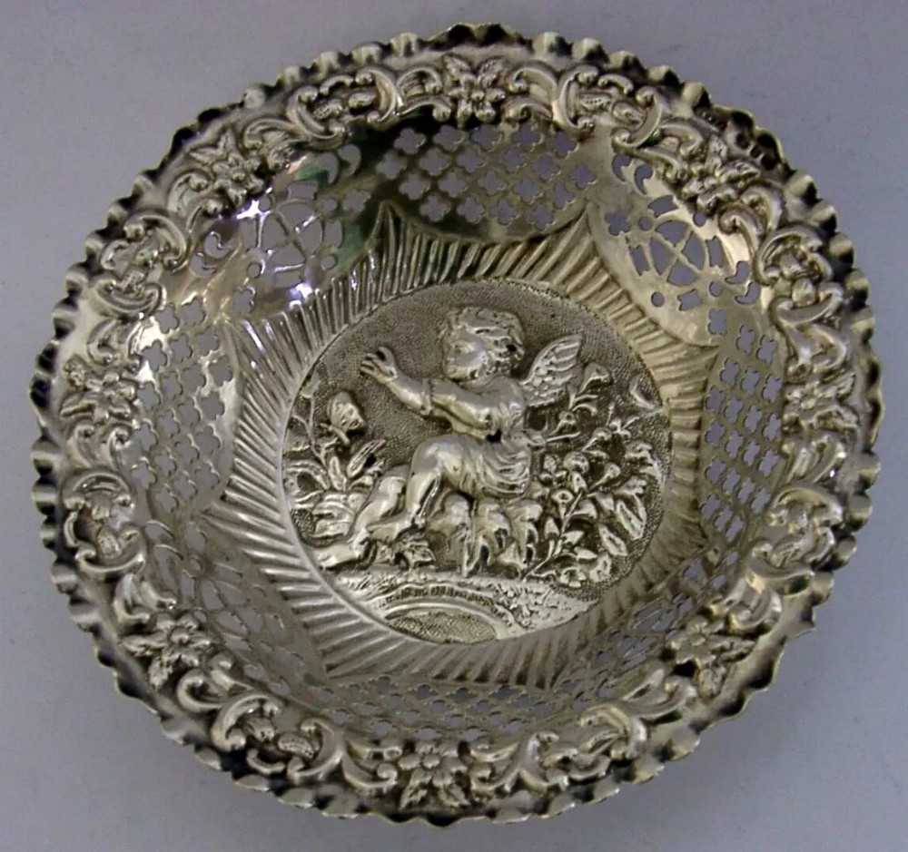 BEAUTIFUL ENGLISH VICTORIAN STERLING SILVER CHERUB & BUTTERFLY DISH 1897 ANTIQUE