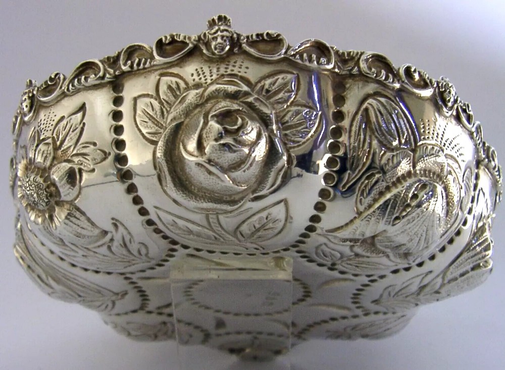STUNNING ENGLISH STERLING SILVER FLOWER EMBOSSED BOWL DISH 1890 ANTIQUE 140g