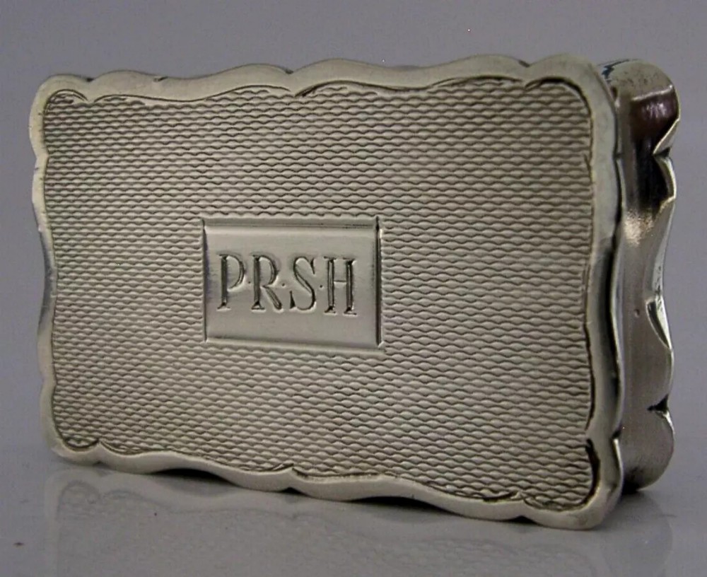 STYLISH ENGLISH SOLID STERLING SILVER ENGINE TURNED SNUFF BOX 1966
