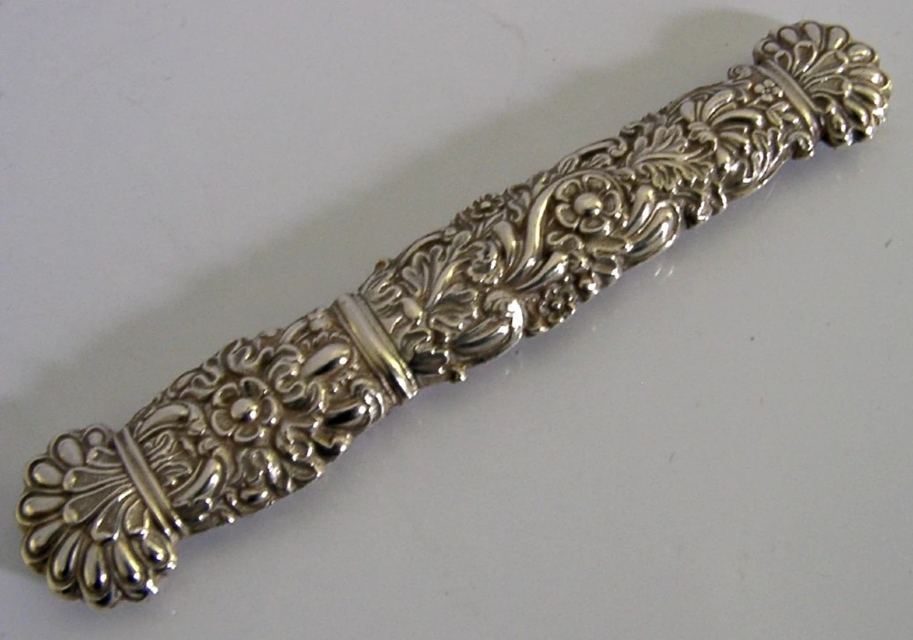 RARE c1820 LARGE FRENCH SOLID SILVER NEEDLE CASE NEEDLEWORK SEWING ANTIQUE View III
