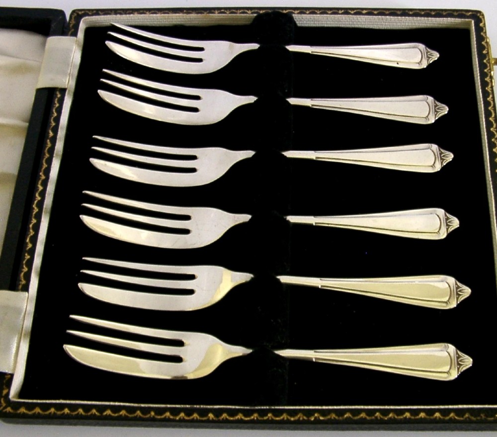 CASED SET of SIX STERLING SILVER CAKE PASTRY FORKS 1960 104g