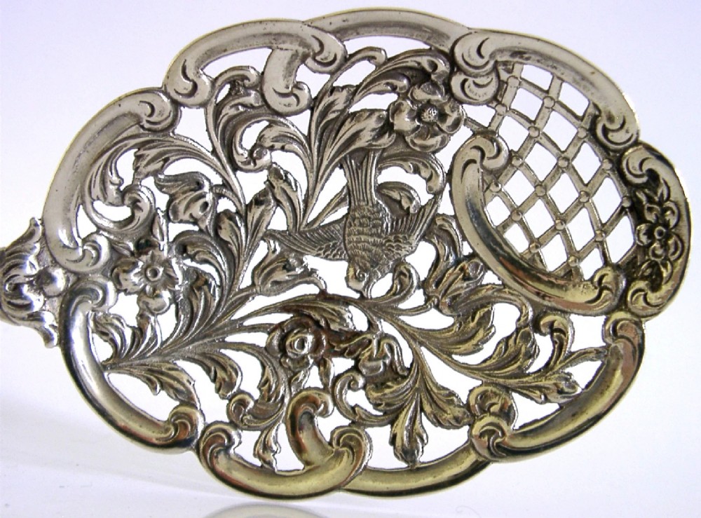 BEAUTIFUL DUTCH SOLID SILVER SERVING BIRD PIERCED STRAINER SPOON 1939 ANTIQUE View IV