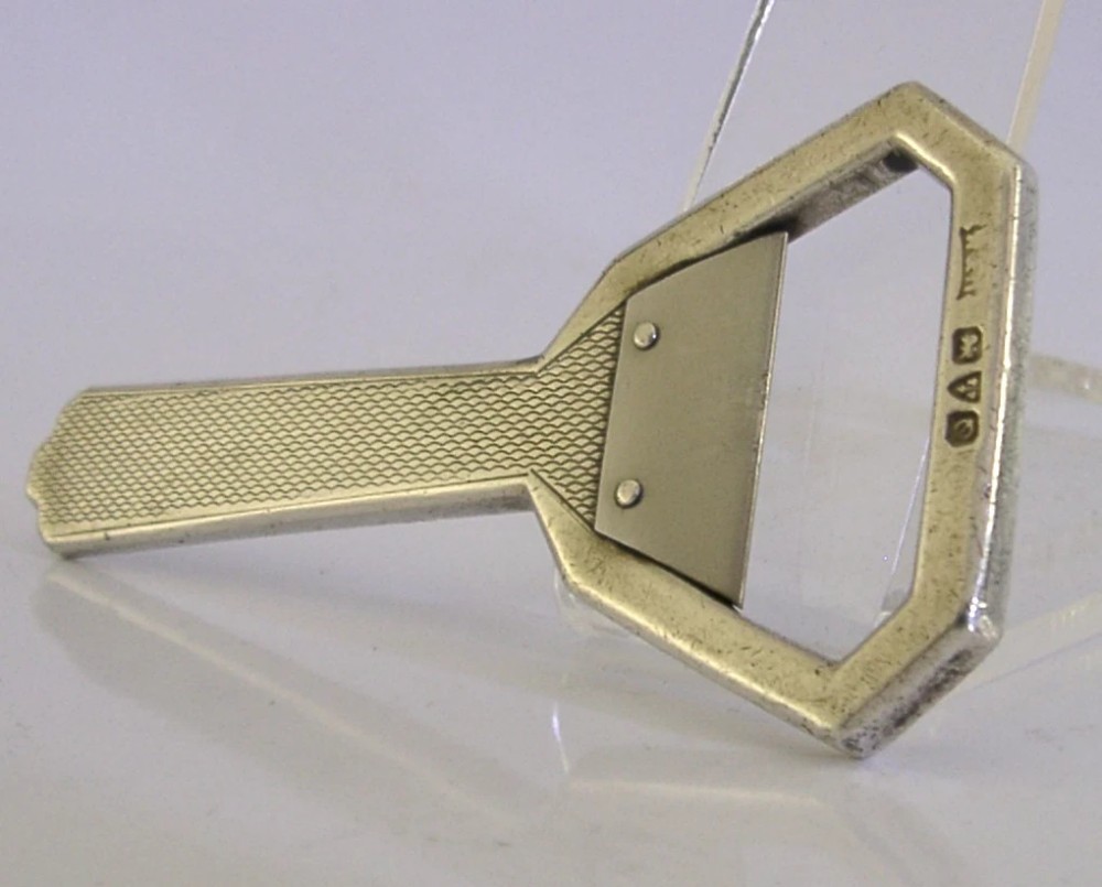 SUPERB STERLING SILVER BOTTLE OPENER ART DECO CHESTER 1939 BARWARE