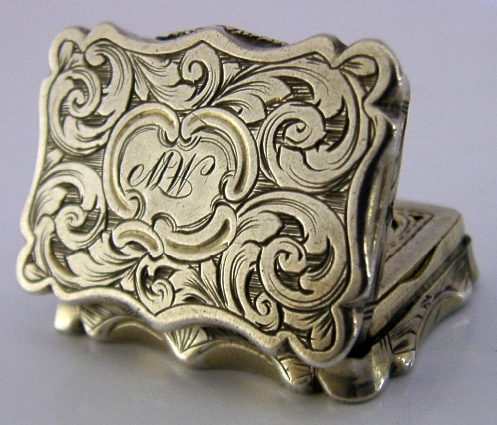 BEAUTIFUL NATHANIEL MILLS VICTORIAN STERLING SILVER VINAIGRETTE BOX 1851 View VI