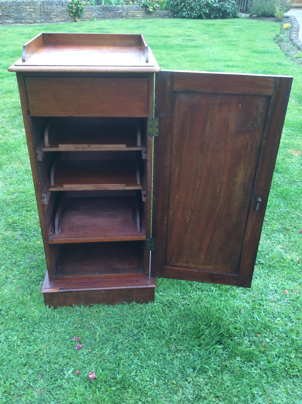 Victorian mahogany bedside cupboard  View VI