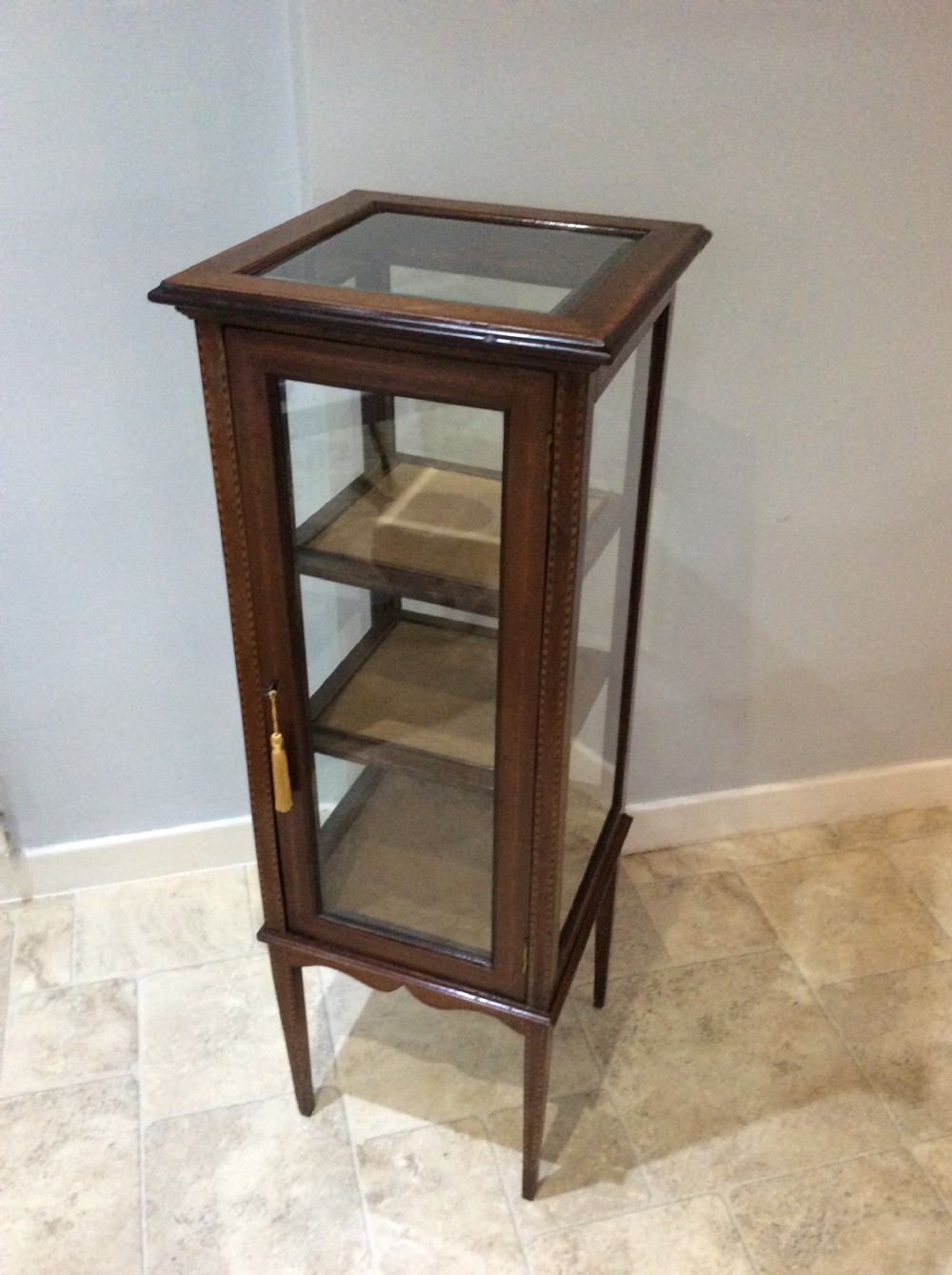 Display/ bijouterie cabinet - 5 glass