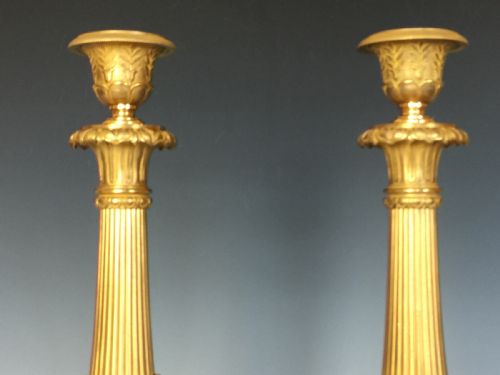 ANTIQUE PAIR OF CHARLES X GILT BRONZE CANDLESTICKS - ADDITIONAL PHOTO 3