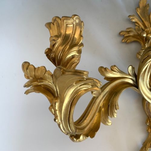 ANTIQUE FRENCH 19TH CENTURY GILT BRONZE LOUIS XV STYLE WALL LIGHT SCONCE - ADDITIONAL PHOTO 3