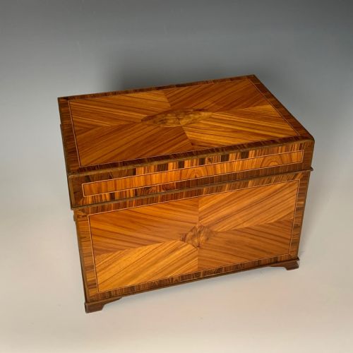 GEORGE V TULIPWOOD KINGWOOD JEWELLERY BOX - ADDITIONAL PHOTO 1