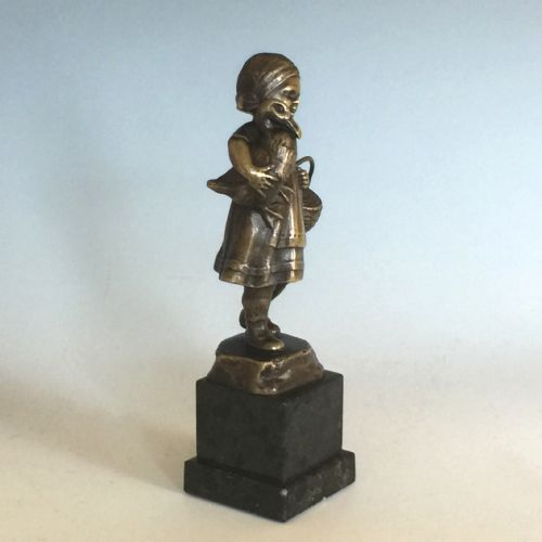EARLY 20TH CENTURY BRONZE 'GOOSE GIRL' BY JULIUS SCHMIDT FELLING - ADDITIONAL PHOTO 2