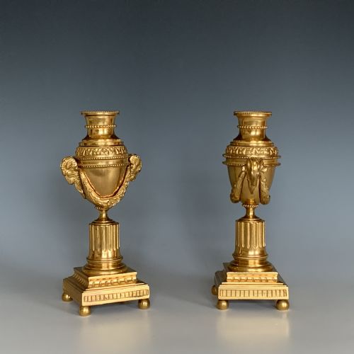 ANTIQUE PAIR OF GILT BRONZE CASSOLETTES - ADDITIONAL PHOTO 2