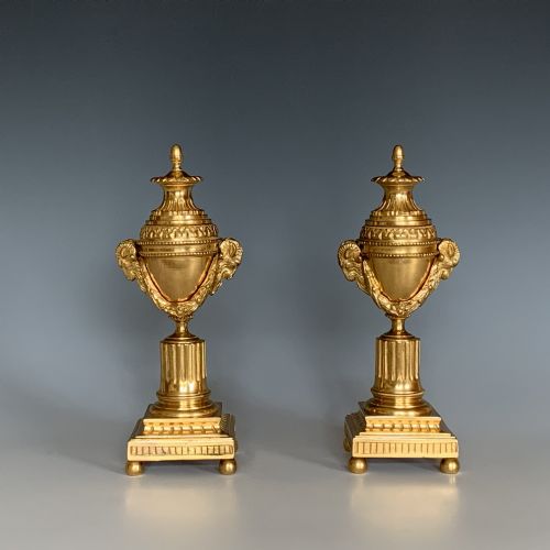 ANTIQUE PAIR OF GILT BRONZE CASSOLETTES - ADDITIONAL PHOTO 3