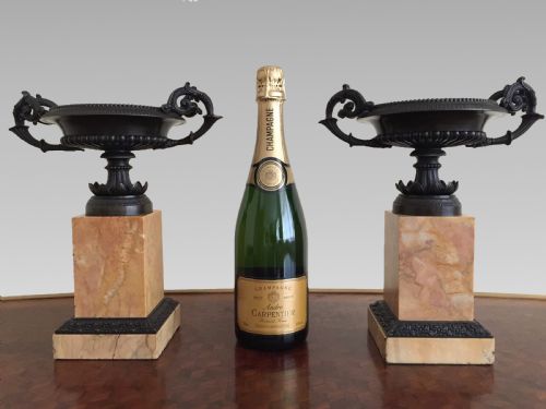 ANTIQUE FRENCH CHARLES X PERIOD BRONZE TAZZAS ON MARBLE PLINTHS - ADDITIONAL PHOTO 4