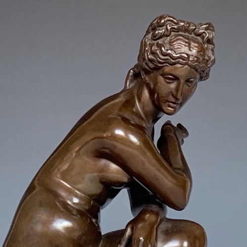 F BARBEDIENNE GRAND TOUR BRONZE FIGURE OF THE 'CROUCHING VENUS' - ADDITIONAL PHOTO 1