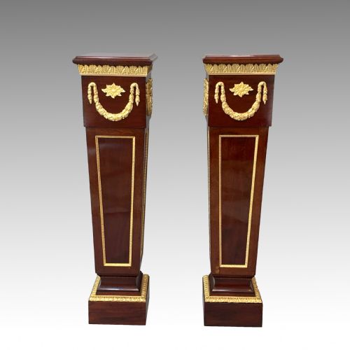 FINE PAIR OF VICTORIAN ORMOLU MOUNTED MAHOGANY PEDESTALS IN LOUIS XVI STYLE - ADDITIONAL PHOTO 1