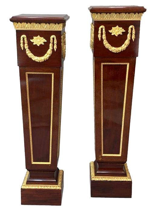 FINE PAIR OF VICTORIAN ORMOLU MOUNTED MAHOGANY PEDESTALS IN LOUIS XVI STYLE - ADDITIONAL PHOTO 4