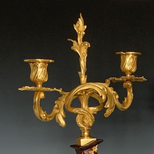 A PAIR OF 19TH CENTURY BOULLE STYLE ORMOLU TORTOISESHELL CANDELABRA - ADDITIONAL PHOTO 5
