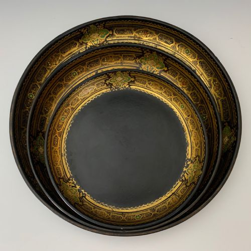 A SET OF THREE GRADUATED VICTORIAN PAPIER MACHE TRAYS - ADDITIONAL PHOTO 2