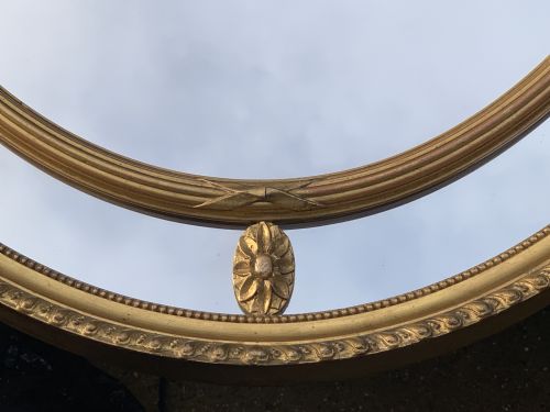 EDWARDIAN GILTWOOD AND GESSO WALL MIRROR IN THE ADAM STYLE - ADDITIONAL PHOTO 2