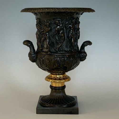 A PAIR OF MEDICI BORGHESE BRONZE VASES AFTER THE ANTIQUE IN GRAND TOUR STYLE - ADDITIONAL PHOTO 5