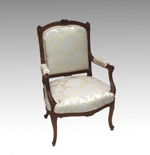 PAIR OF FRENCH WALNUT PARCEL GILT ARMCHAIRS LOUIS XV STYLE - ADDITIONAL PHOTO 4