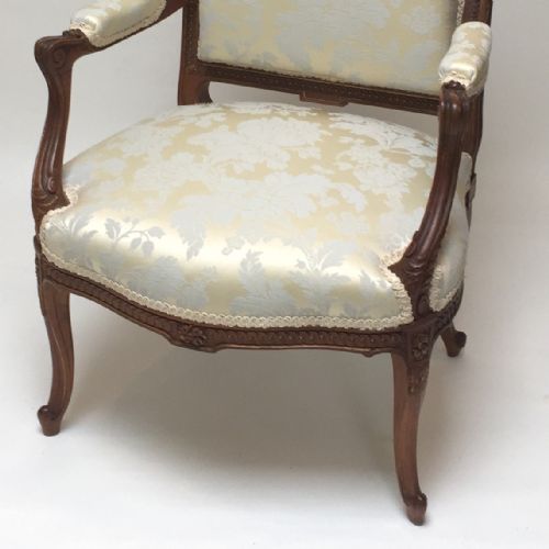 PAIR OF FRENCH WALNUT PARCEL GILT ARMCHAIRS LOUIS XV STYLE - ADDITIONAL PHOTO 5