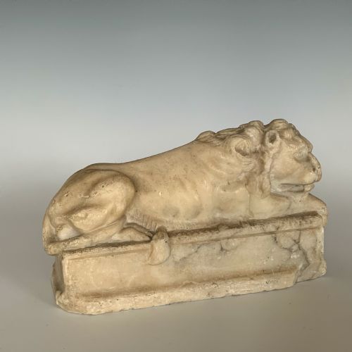 ITALIAN 19TH CENTURY CARVED MARBLE LION AFTER CANOVA - ADDITIONAL PHOTO 2