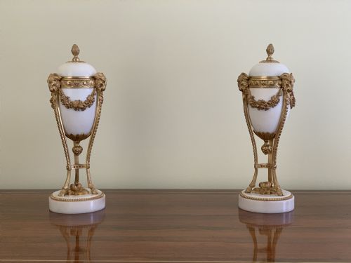 PAIR OF NAPOLEON III ORMOLU MOUNTED MARBLE CASSOLETTES - ADDITIONAL PHOTO 5
