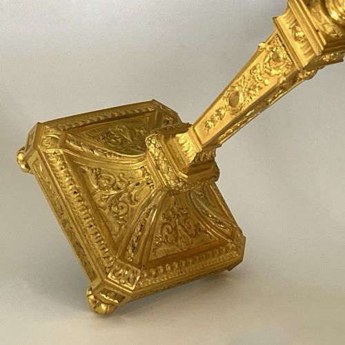 ANTIQUE VICTORIAN NEOCLASSICAL STYLE ORMOLU CANDLESTICKS - ADDITIONAL PHOTO 3