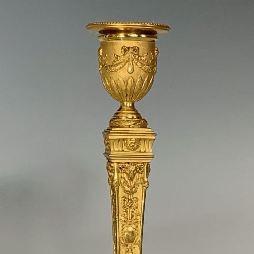 ANTIQUE VICTORIAN NEOCLASSICAL STYLE ORMOLU CANDLESTICKS - ADDITIONAL PHOTO 4