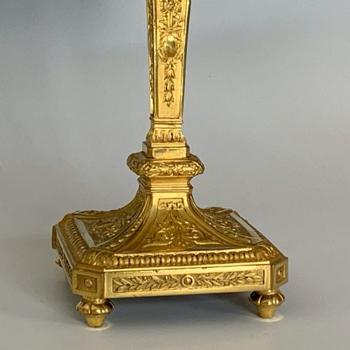 ANTIQUE VICTORIAN NEOCLASSICAL STYLE ORMOLU CANDLESTICKS - ADDITIONAL PHOTO 5