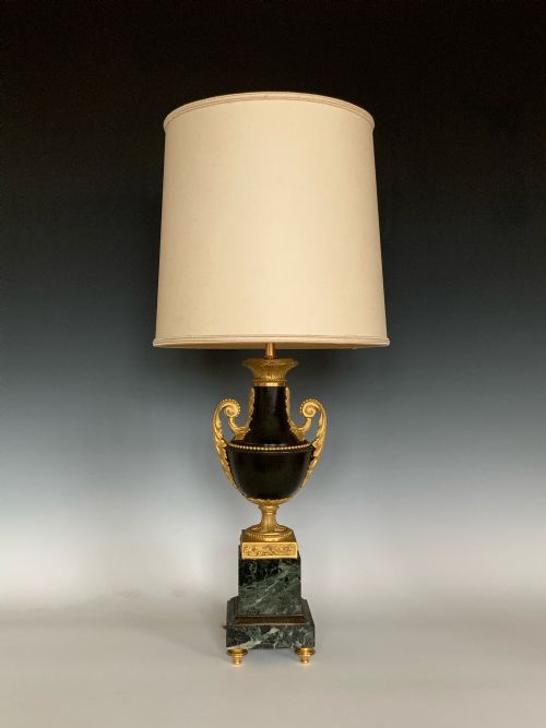 PAIR OF LOUIS XVI STYLE 19TH CENTURY GILT PATINATED BRONZE TABLE LAMPS - ADDITIONAL PHOTO 4