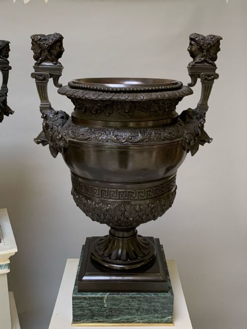 ANTIQUE PAIR OF BRONZE URNS AFTER CLAUDE BALLIN - ADDITIONAL PHOTO 1