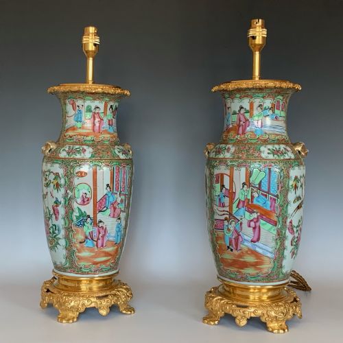 PAIR OF 19TH CENTURY CHINESE PORCELAIN ORMOLU TABLE LAMPS - ADDITIONAL PHOTO 5