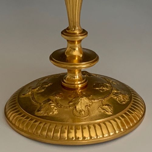 PAIR OF 19TH CENTURY FRENCH GILT BRONZE CANDLESTICKS - ADDITIONAL PHOTO 3