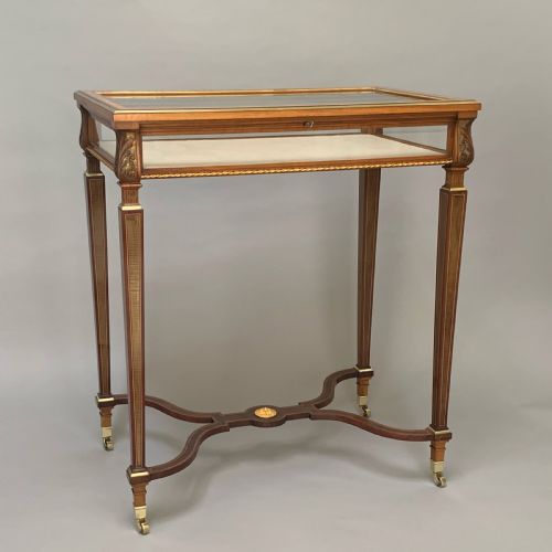 VICTORIAN HAREWOOD WALNUT ORMOLU DISPLAY BIJOUTERIE TABLE - ADDITIONAL PHOTO 2