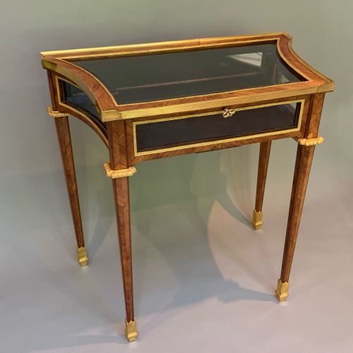 FRENCH KINGWOOD ORMOLU MOUNTED TABLE DISPLAY CABINET BIJOUTERIE - ADDITIONAL PHOTO 4